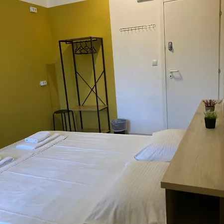 26 Amalias * Athènes